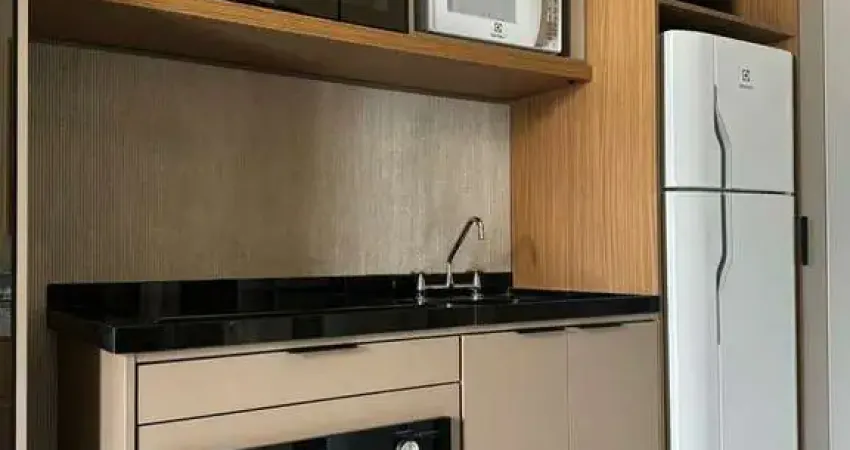 Studio à venda com 22m², pé direito 3,70m, 1 quarto e sem vaga, mobiliado, Brooklin SP