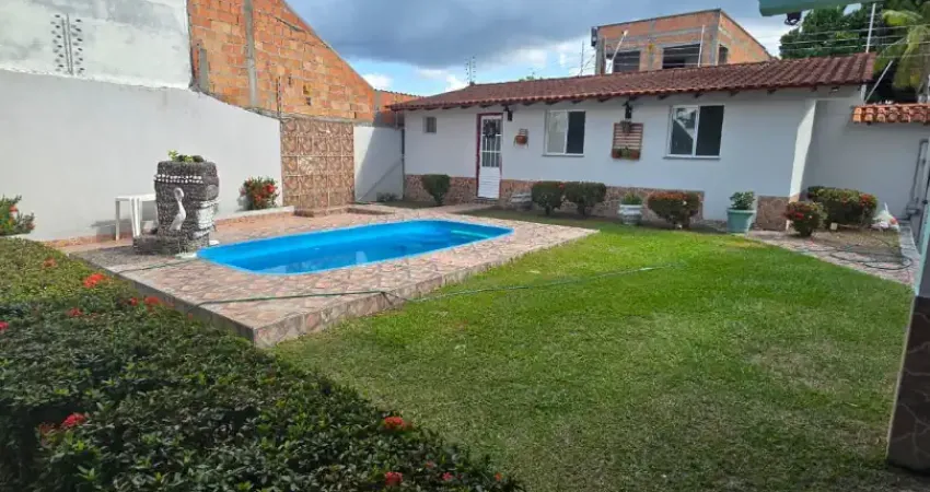 Linda casa com piscina - bairro de flores - aceita financiamento bancario