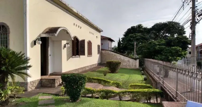 Casa para Venda em Volta Redonda / RJ no bairro Laranjal
