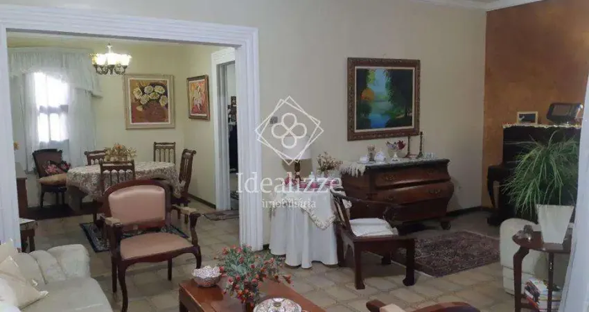 Casa para Venda em Volta Redonda / RJ no bairro Vila Santa Cecília