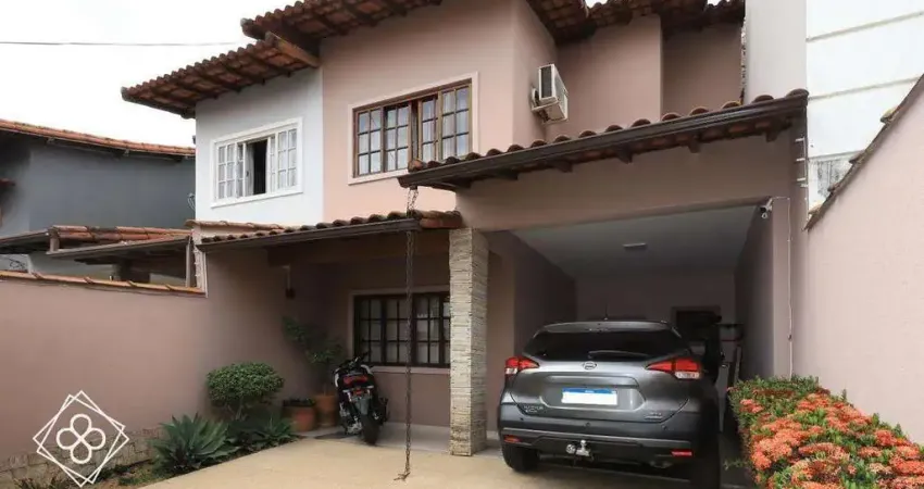 Casa para Venda em Volta Redonda / RJ no bairro Morada da Colina