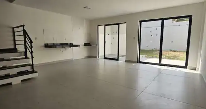 Casa para Venda em Volta Redonda / RJ no bairro Jardim Primavera