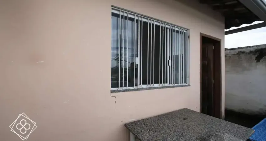 Casa para Venda em Volta Redonda / RJ no bairro Roma
