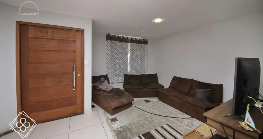 Casa para Venda em Volta Redonda / RJ no bairro Roma