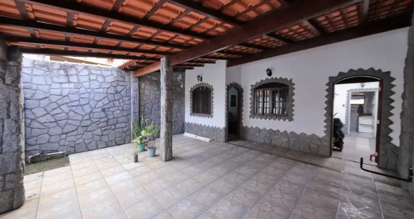 Casa para Venda em Volta Redonda / RJ no bairro Vila Rica