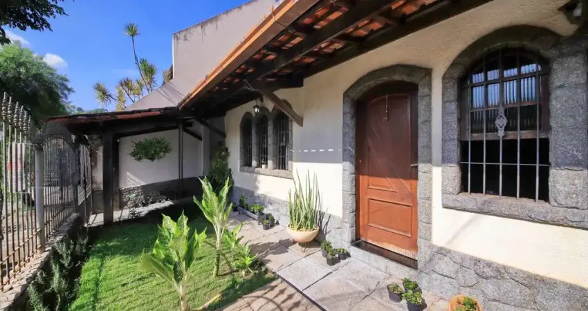 Casa para Venda em Barra Mansa / RJ no bairro Morada da Granja