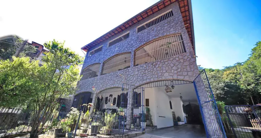 Casa de 4 quartos a venda no bairro Jardim Belvedere em Volta Redonda/RJ