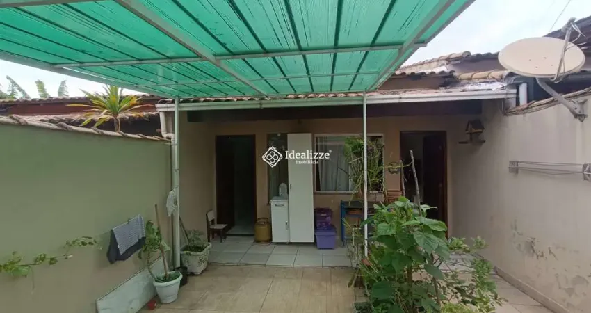 Casa com Dois quartos e varanda com área de churrasco no bairro Belmonte