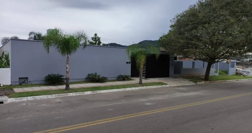 Propriedade com terreno de 918m2 no Loteamento/Condomínio Moinho Rio Ver