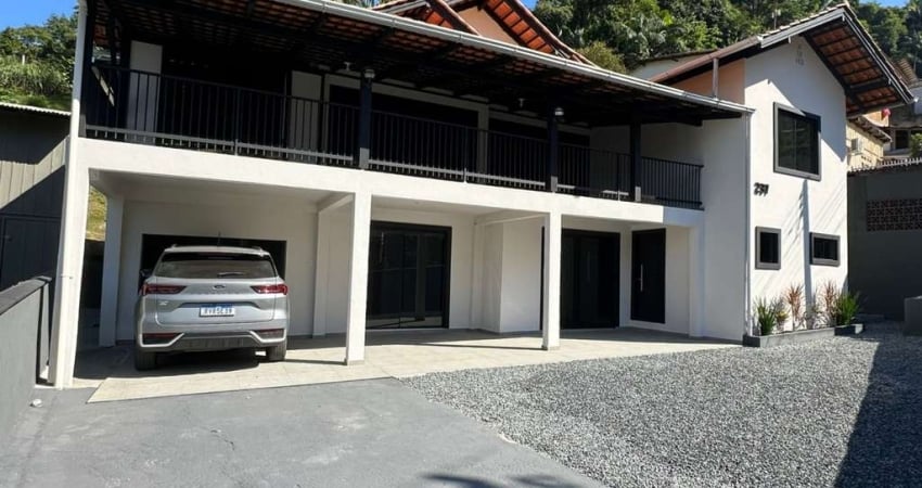 Casa com 4 quartos à venda em Água Verde, Blumenau 