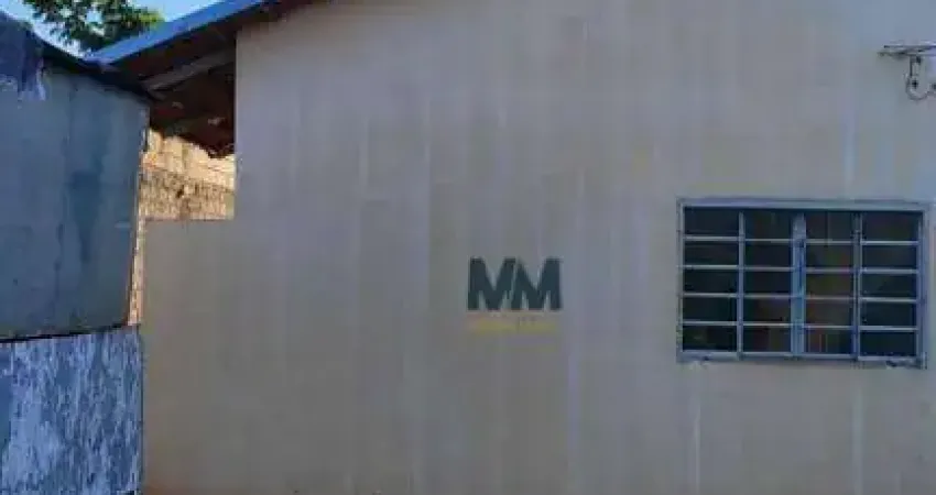 VENDE-SE EXCELENTE CASA LOCALIZADA NO BAIRRO AROEIRA