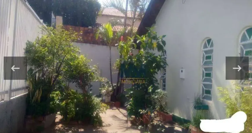 Casa com 3 dormitórios à venda, 192 m² por R$ 320.000,00 - Leblon - Uberaba/MG