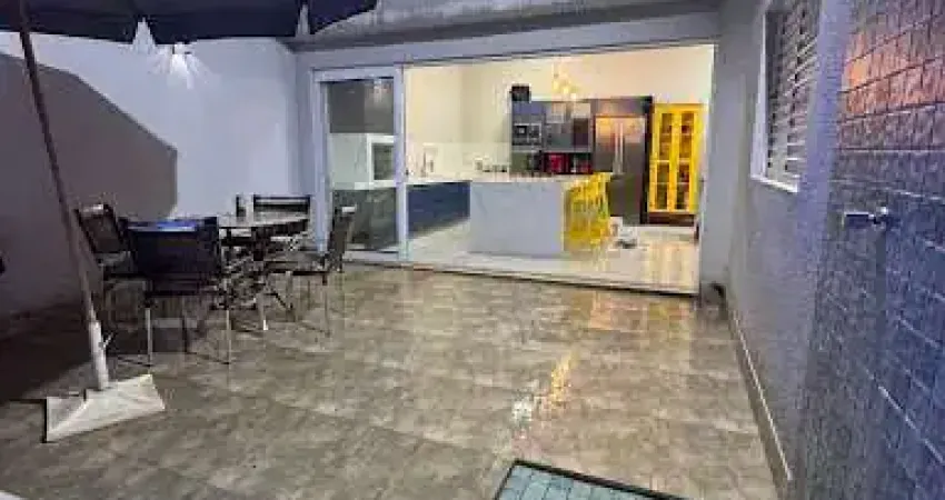 VENDE-SE EXCELENTE CASA NO CONDOMÍNIO VAINICE ANDRADE