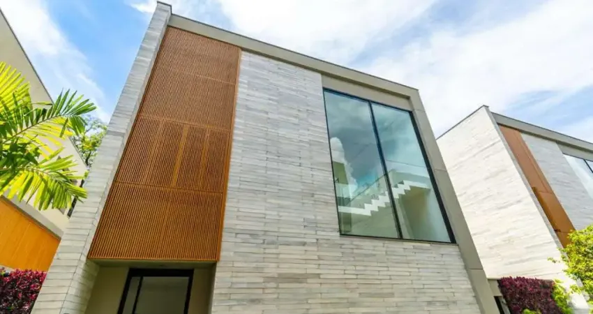 Casa em condomínio para venda com 3 quartos, sendo 3 suítes, 620m²