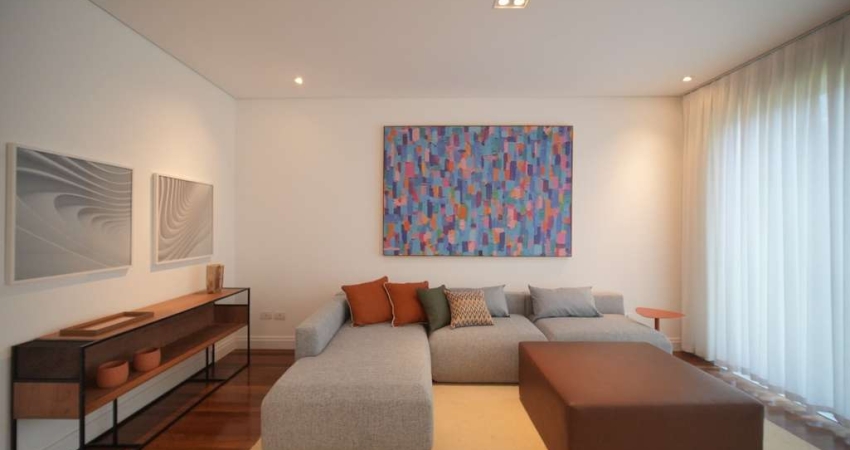 Casa em condomínio para venda com 4 quartos, sendo 4 suítes, 334m²