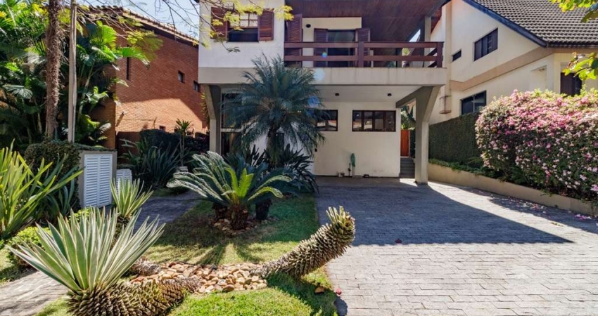 Casa em condomínio para venda com 4 quartos, sendo 2 suítes, 285m²
