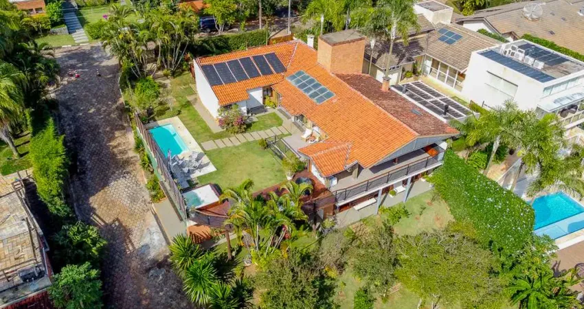 Casa em condomínio para venda com 6 quartos, sendo 5 suítes, 355m²