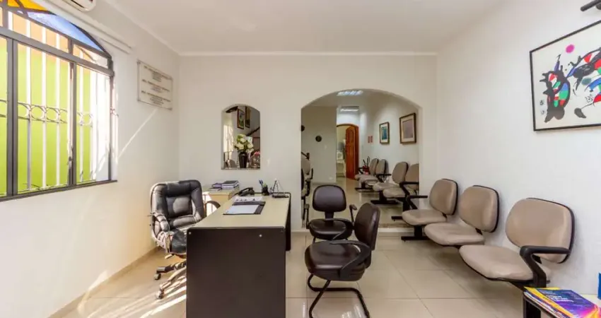 Casa tipo para venda em saúde com 5 quartos, sendo 1 suíte, 261m²