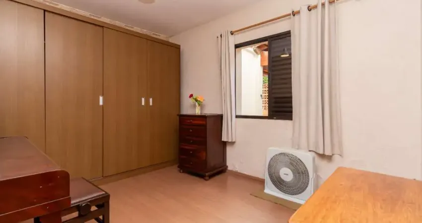 Casa tipo para venda com 3 quartos, 252m²