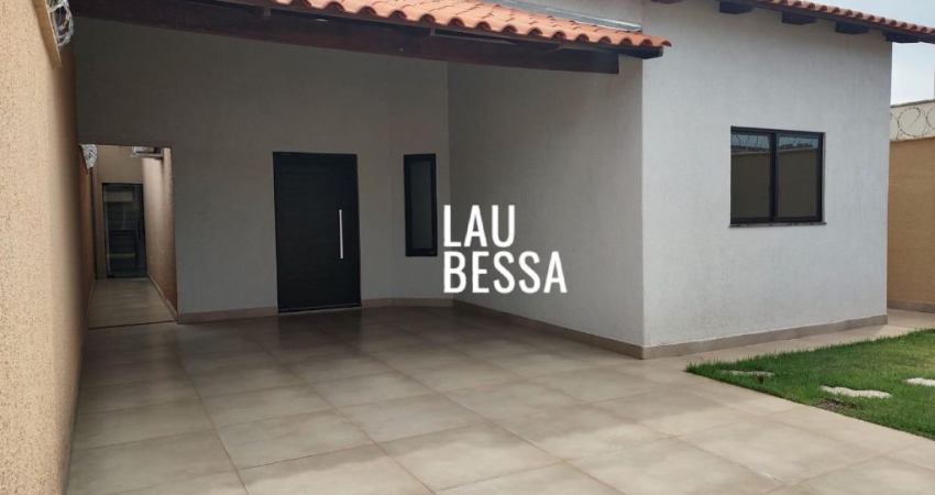 Vendo Casa lajeada sozinha no lote 3/4 sendo 1 suite, com aproximadamente 135m de área construída