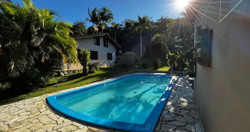 Casa com Vista Mar e 12 Hectares em Meio à Natureza - Vila da Glória