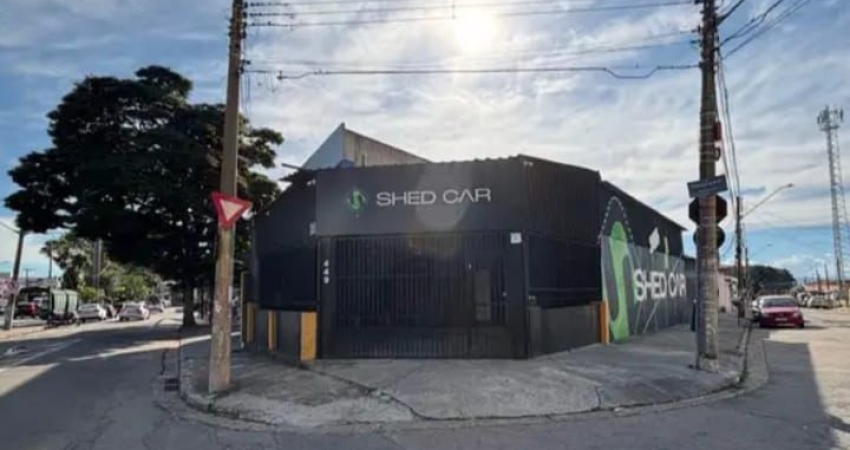 Galpão/Estúdio em Esquina Estratégica – Perfeito para Loja de Carros!