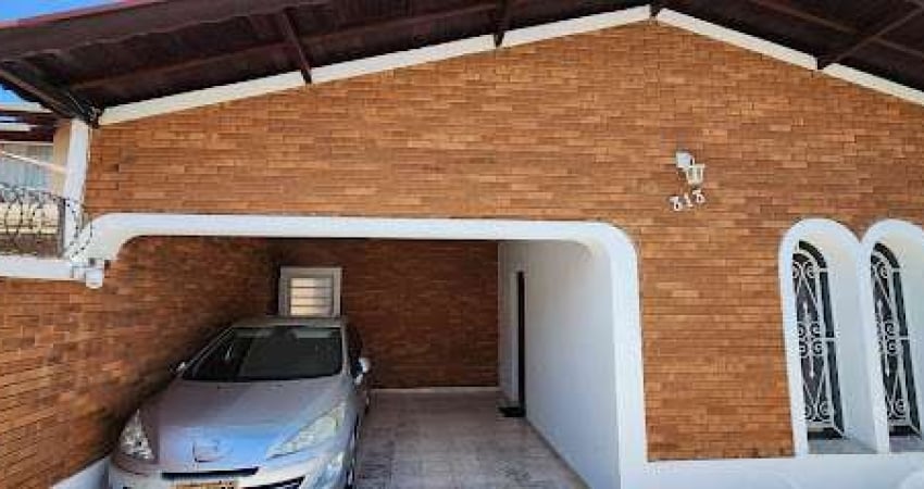 Casa com 3 dormitórios para alugar por R$ 2.847,00/mês - Jardim Carlos Lourenço - Campinas/SP