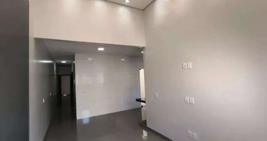 Casa à venda com acabamento impecável, espaço amplo e 3 quartos em Rio Verde - GO