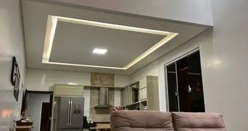 Casa à venda com churrasqueira, 3 quartos e armários embutidos em Rio Verde - GO