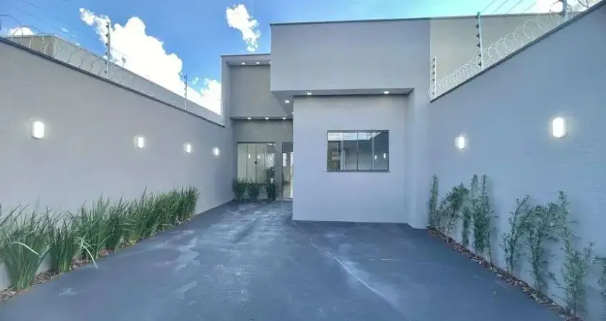 Casa á venda com quintal, 3 quartos, espaço amplo e acabamento moderno em Rio Verde - GO