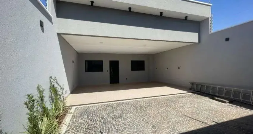 Casa à venda com armários embutidos, espaço amplo e 3 quartos em Rio Verde - GO