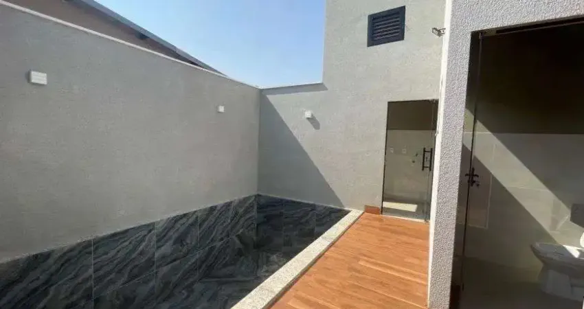 Casa á venda em Rio Verde - GO com piscina, churrasqueira e espaço amplo