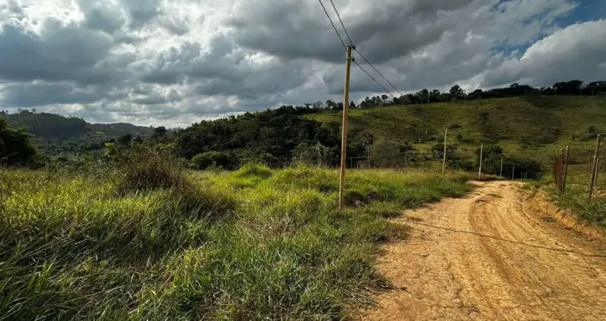 Terreno à venda, 2000 m² Financiado por R$ 110.000 - Pedras - Itatiaiuçu/MG
