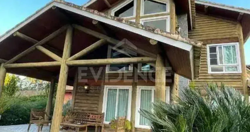 Casa para venda em Domingos Martins, 300,00 m², sendo 250,00 m² casa e 50,00 m² de área de lazer. Vista para Pedra Azul.