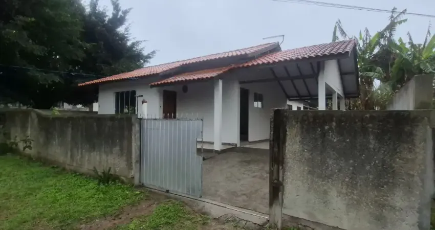 Casa com 2 quartos para alugar na Rodovia Doutor Antônio Luiz Moura Gonzaga, 1709, Rio Tavares, Florianópolis