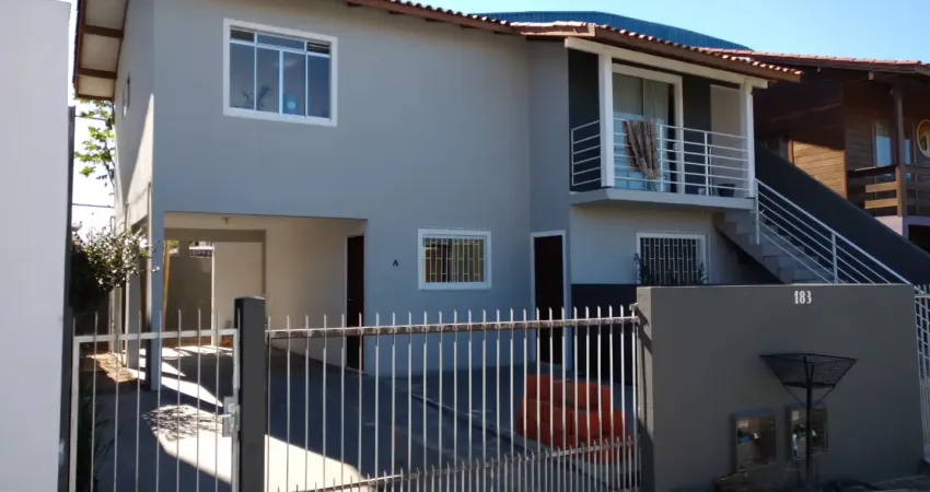 Casa de 2 quartos , 1 banheiro, garagem coberta no rio tavares para locação anual