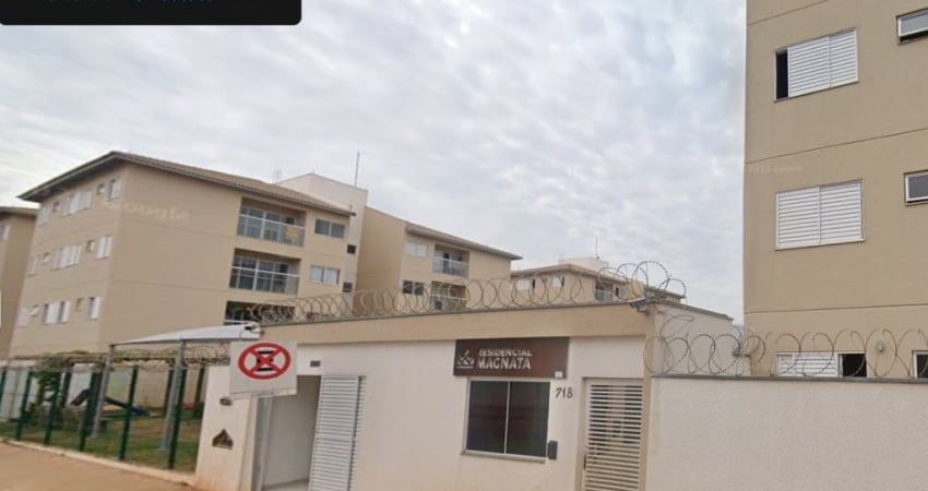Apartamento 2 quartos com sacada na sala no Residencial Magnata Bairro Morumbi