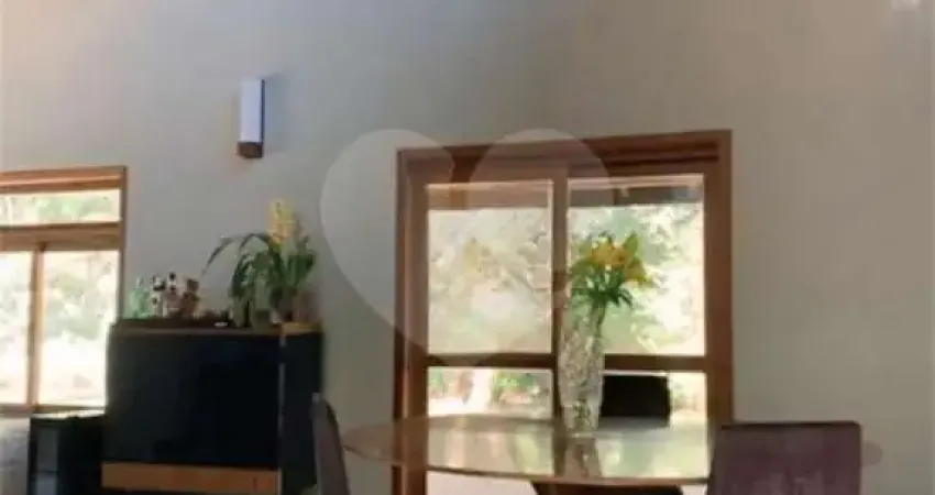 Casa à venda com 5 quartos, sendo 4 suítes, em aldeia da serra, itapevi - sp