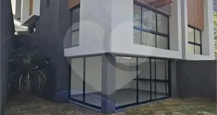 Condomínio com 4 quartos à venda em Jardim Panorama - SP