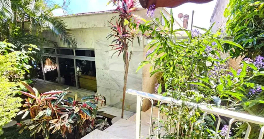 Casa com 4 quartos à venda em Jardim Maristela - SP