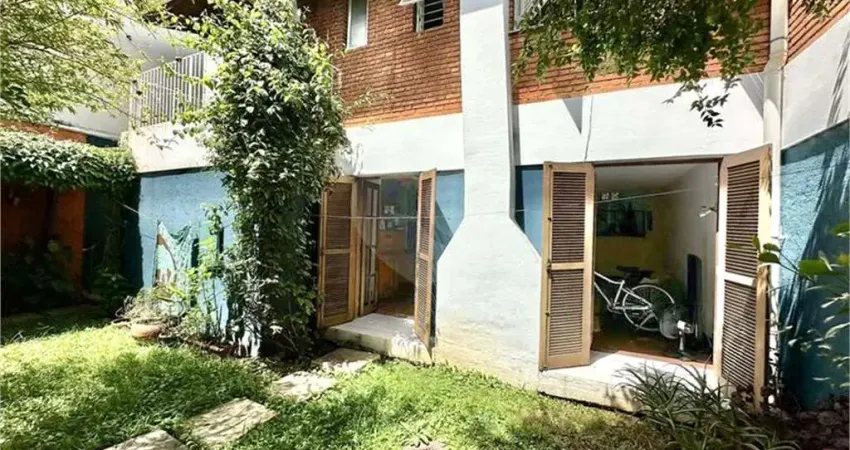 Sobrado com 4 quartos à venda em Jardim Jussara - SP