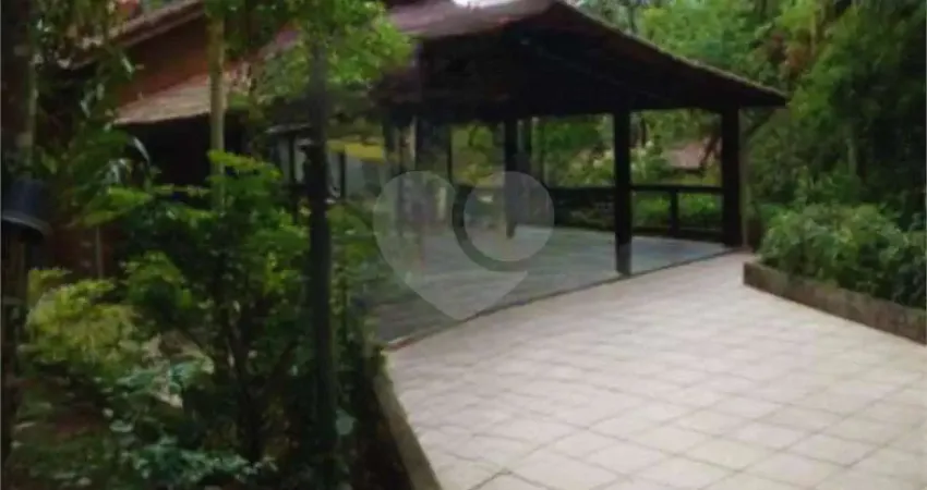 Casa à venda com 3 quartos, sendo 1 suíte, em Serra da Cantareira, Mairiporã, SP