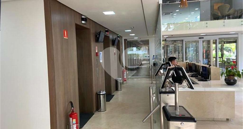 Sala comercial para alugar na Rua Cardeal Arcoverde, Pinheiros, São Paulo