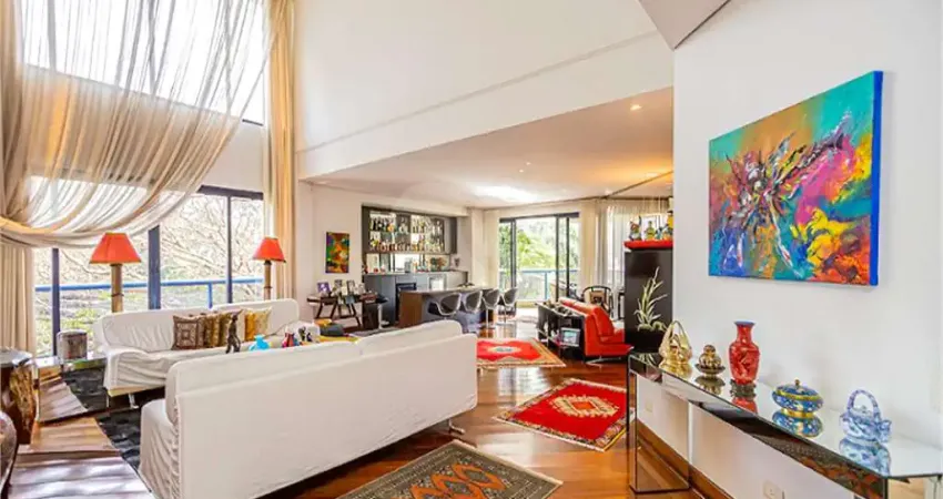 Duplex com 4 quartos à venda em Cerqueira César - SP