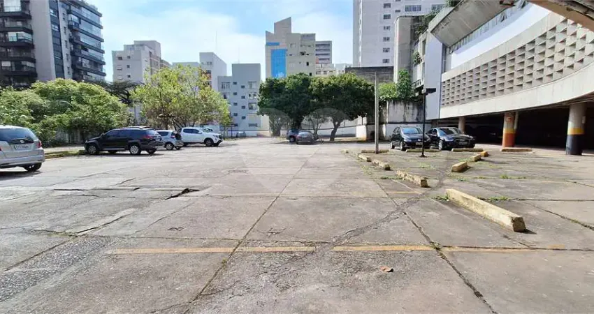 Barracão / Galpão / Depósito à venda na Rua Cardoso de Almeida, Perdizes, São Paulo