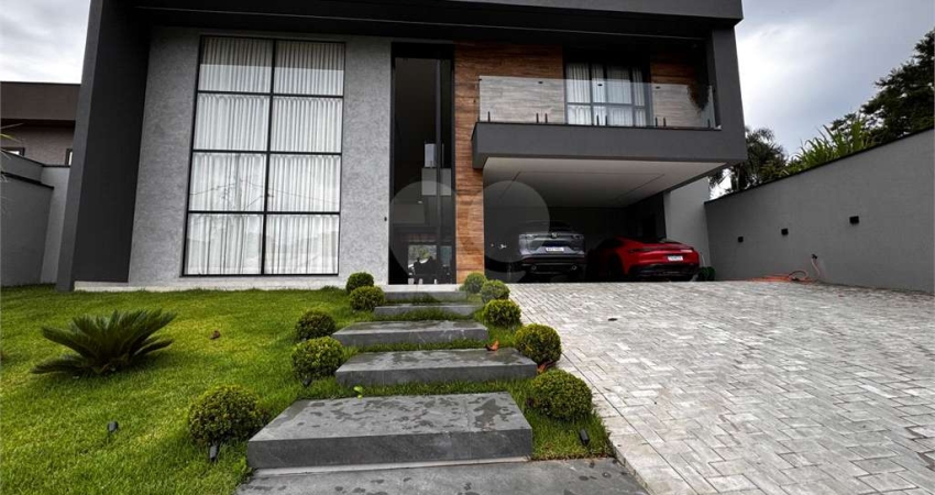 Sobrado com 4 quartos à venda em Jardim Peri - SP