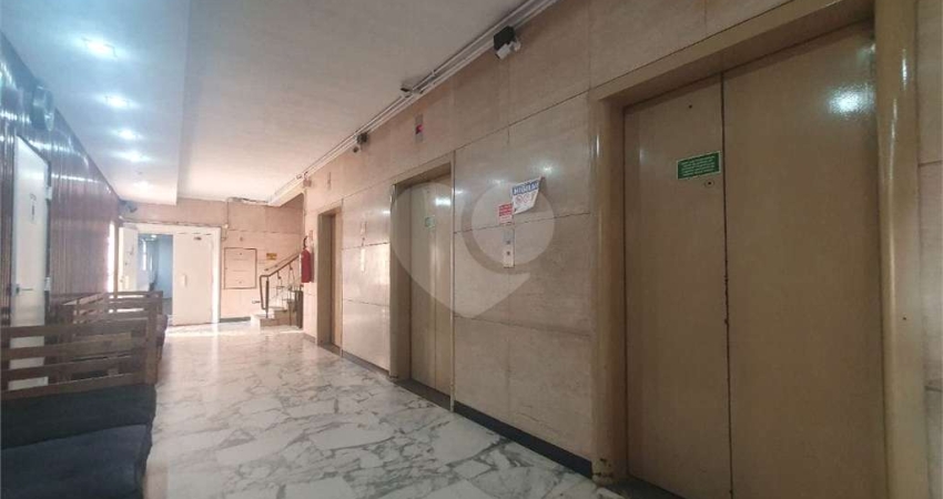 Sala comercial para alugar na Praça da República, República, São Paulo