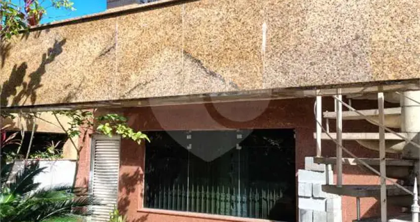 Casa com 4 quartos à venda na Rua Pereira Leite, Vila Madalena, São Paulo