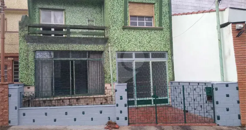Sobrado com 3 quartos à venda em Vila Bertioga - SP