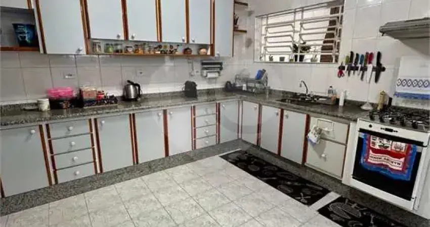 Sobrado com 4 quartos à venda em Vila Cleonice - SP